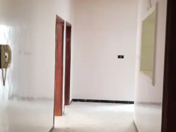 عمارة مستقلة مع حوش للإيجار