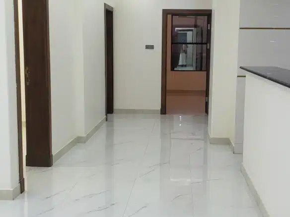 شقه للبيع في صنعاء بيت بوس مساحة 215