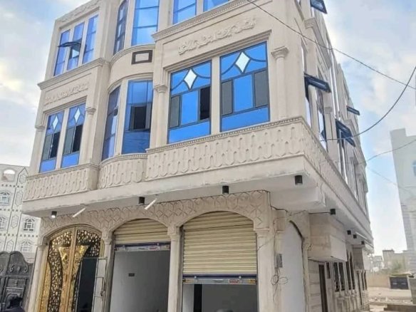 عمارة تجارية استثمارية للبيع – صنعاء (قرب الجمنة)