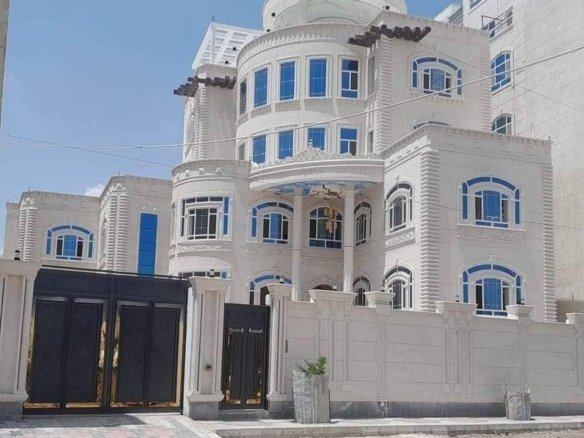 فيلا ملكية (VIP) للبيع – بيت بوس، حي الشباب – صنعاء