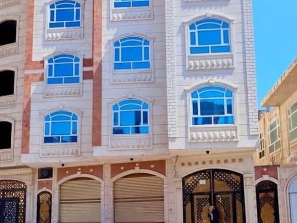 عمارة استثمارية للبيع – موقع مميز في بيت بوس، صنعاء
