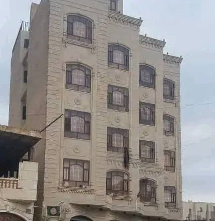عمارة تجارية للبيع – موقع مميز في شملان