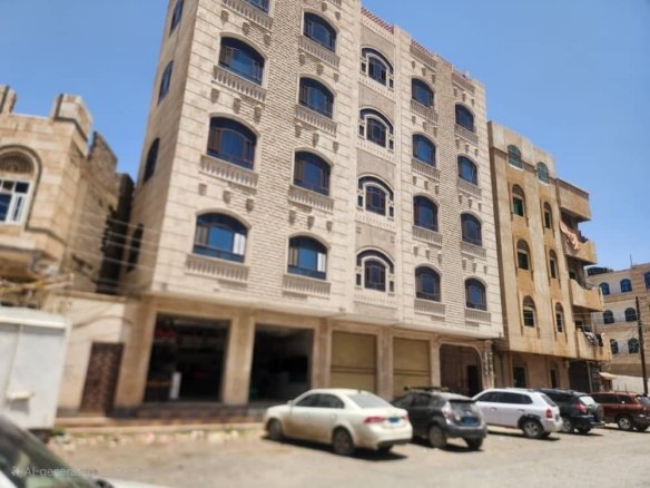 عمارة تجارية استثمارية للبيع – شملان (قرب سوق همدان)