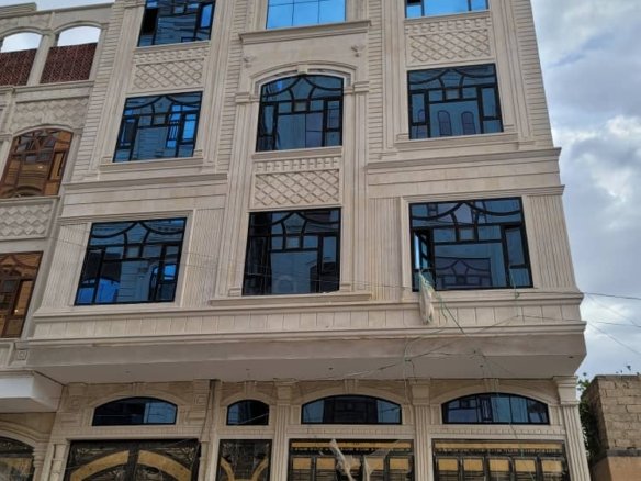 أقوى عمارة استثمارية تجارية للبيع – صنعاء (شارع مارب)