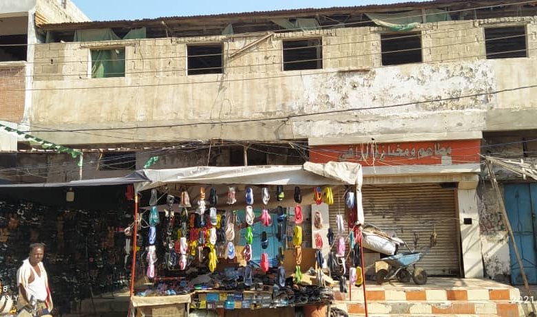 المحلات في مدينة الحديدة أمام فرزة زبيدوتعز او أمام مقوات سوق عثمان 3شوارع نافذة