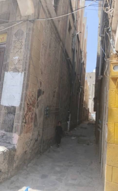 عمارة للبيع موقع مميز في الحوبان