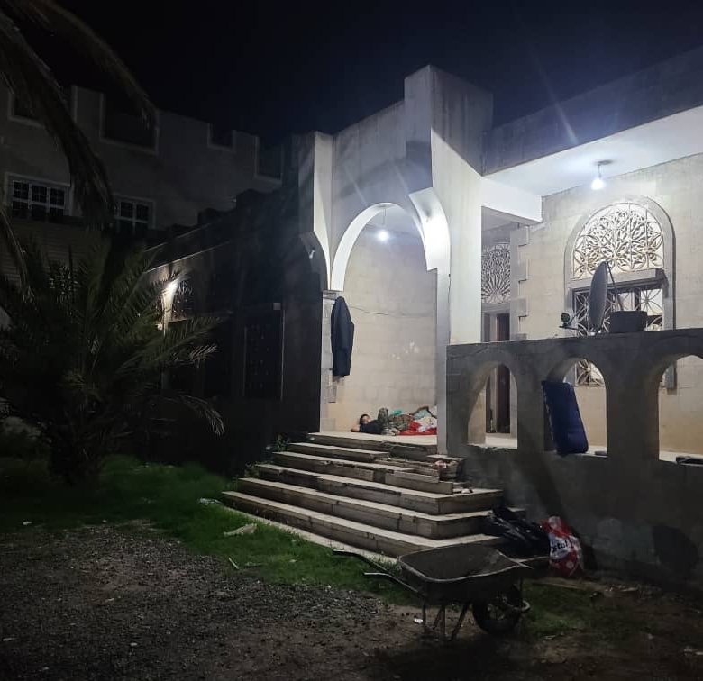 بيت كبير مع بدروم وحوش دوران