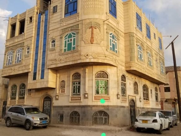 عمارة للبيع – خط المطار – موقع مميز جداً