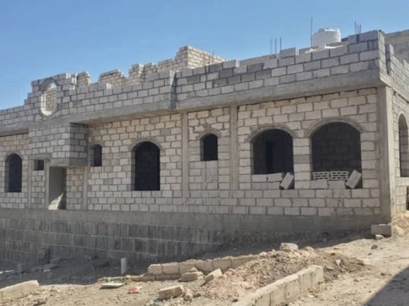 بيت مسلح هردي مع قواعد وسطية