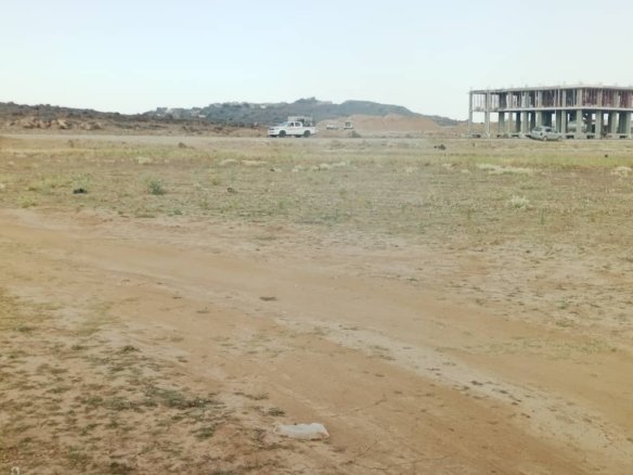 أرض سكنية للبيع – همدان (قاع المنقب)