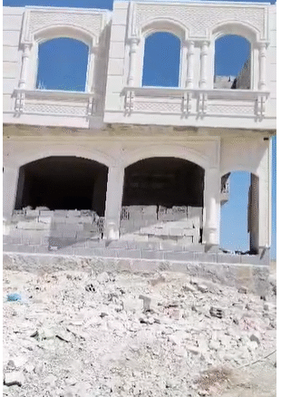 عمارة تجارية للبيع – البورزان (بعد سوق حزيز)