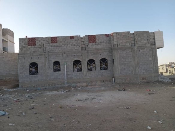 عمــارة راقية للبيع – موقع تجاري ذهبي على شارع 28م