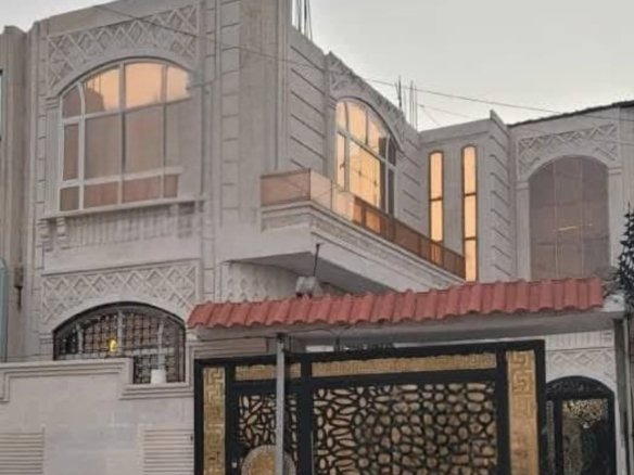  فـلــة كلاسيكية فاخـرة للبيع من الآخــــر