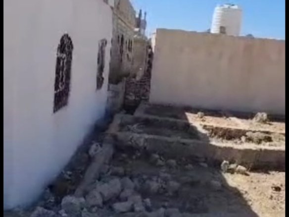 بيت للبيع — مسلح بلاطة جاهز للسكن