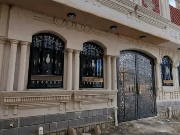 عمارة فخمة للبيع – دورين حجر مسلح هردي