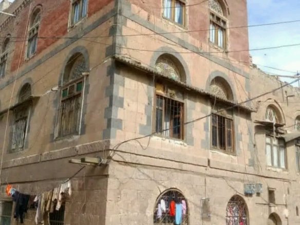 للبيع – عمارة سكنية استثمارية