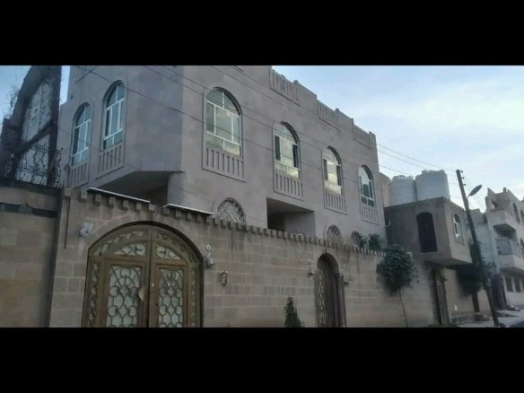 فيلا فاخرة للبيع – موقع راقٍ في حِدة