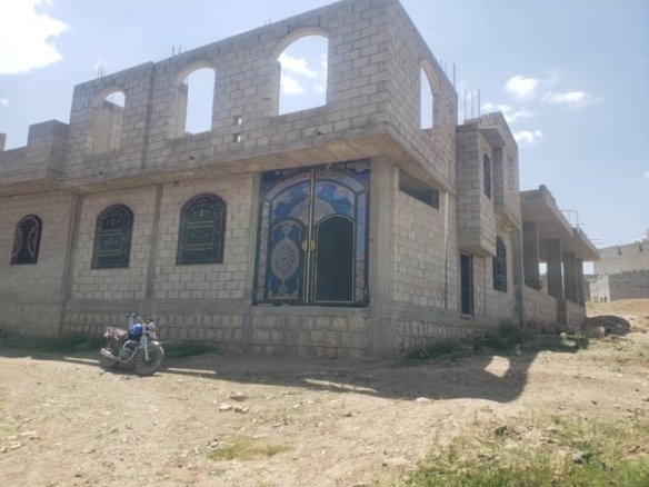 بيت للبيع – موقع ظاهر من الخط العام