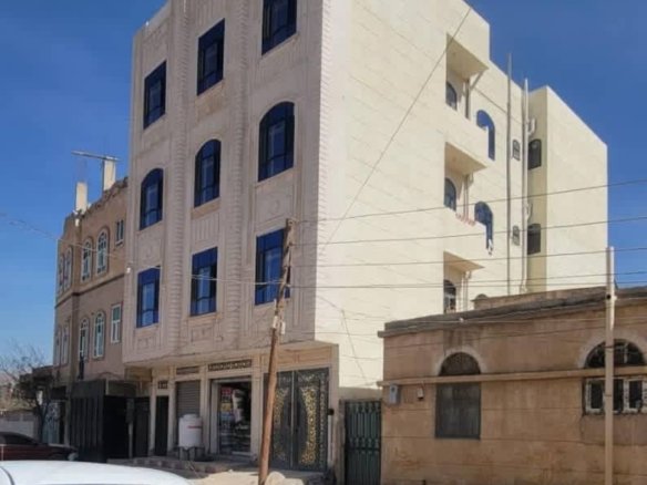 عمارة للبيع – موقع مميز، صنعاء