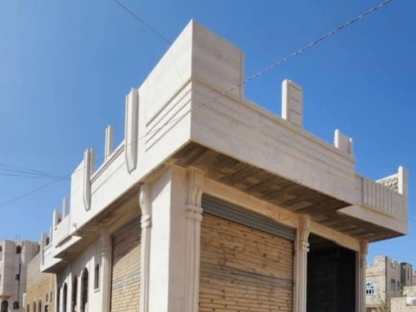 ثالث عمارة من شارع تعز – فرصة استثمارية لقطة! 