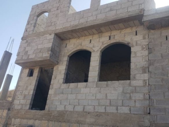 منزل للبيع – عظم بدون تشطيب