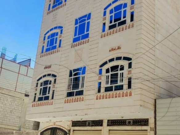 عمارة للبيع – تصميم حديث في شميلة، صنعاء